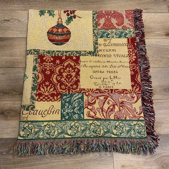 Christmas Tapestry Throw Blanket Poinsettia Holly Berries 50 x 60 Made in USA - Picture 5 of 12